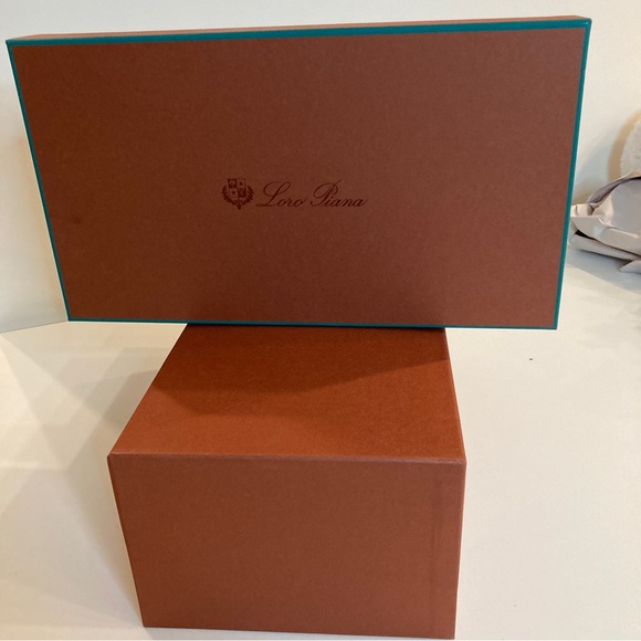 EMPTY Authentic Loro Piana Box - Picture 3 of 8